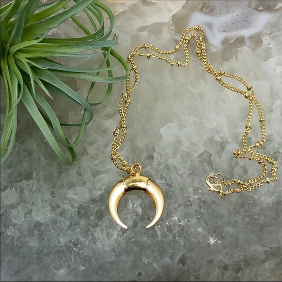 💫Last One💫18k Gold Horn Crescent Choker Necklace - Picture 3 of 5